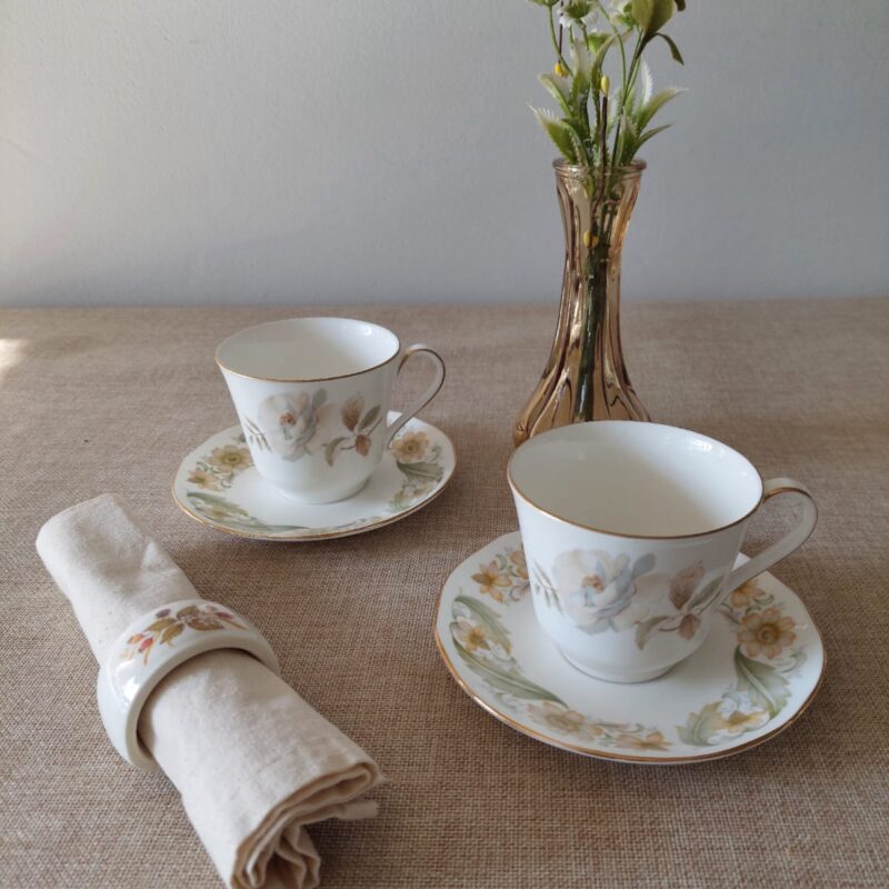 Duos de té Royal Doulton.