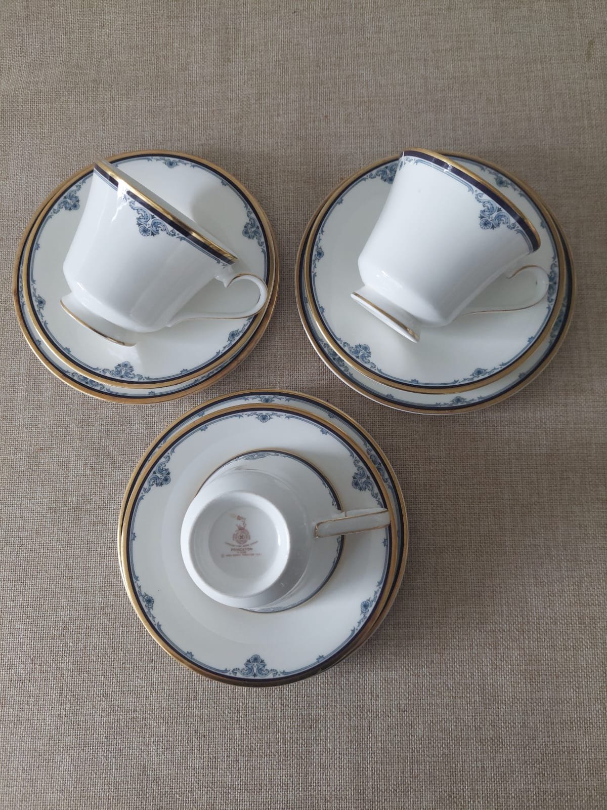 Trios Royal Dulton.