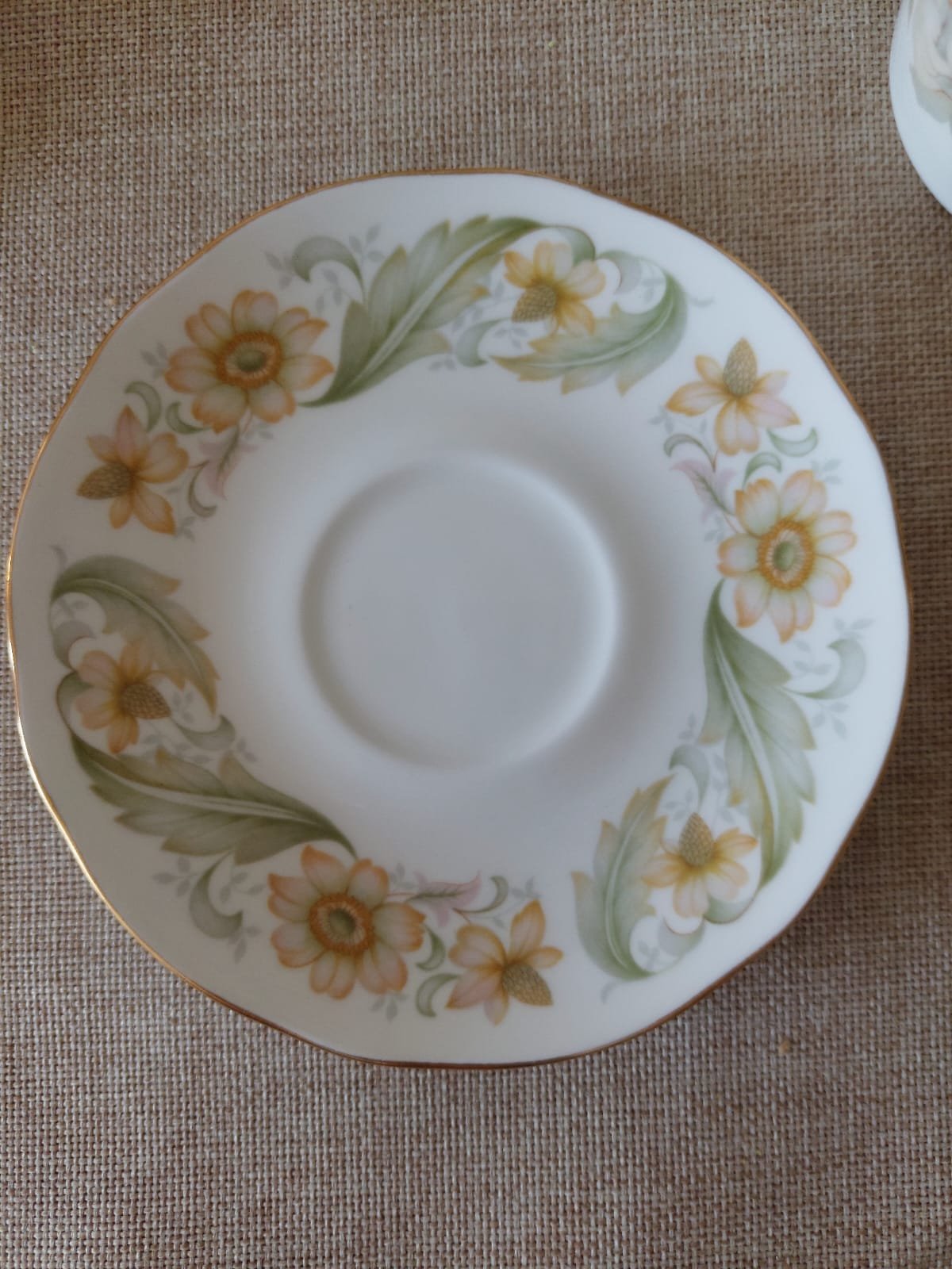 Dúo de Té Royal Doulton "Yorkshire Rose" Fine Bone China – Porcelana Inglesa Vintage - Imagen 4