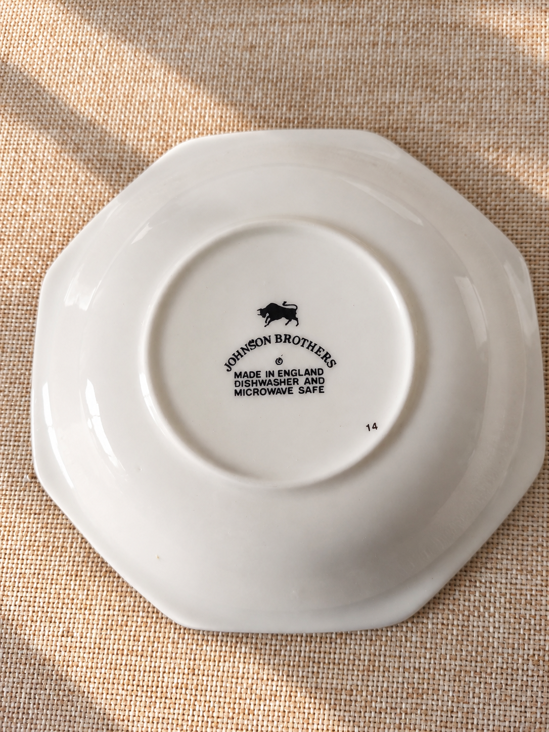 Set 4 Dúos de Té Vintage Johnson Brothers – Floral Rojo, Inglaterra - Imagen 3