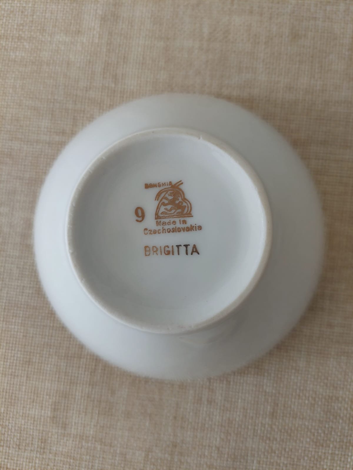 Set de Té Vintage Brigitta + Golden Anniversary – Dúo y Azucarero en Blanco y Dorado - Imagen 5