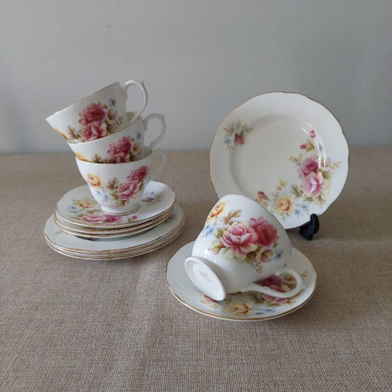 Trío de té Duchess China floral inglés con filo dorado