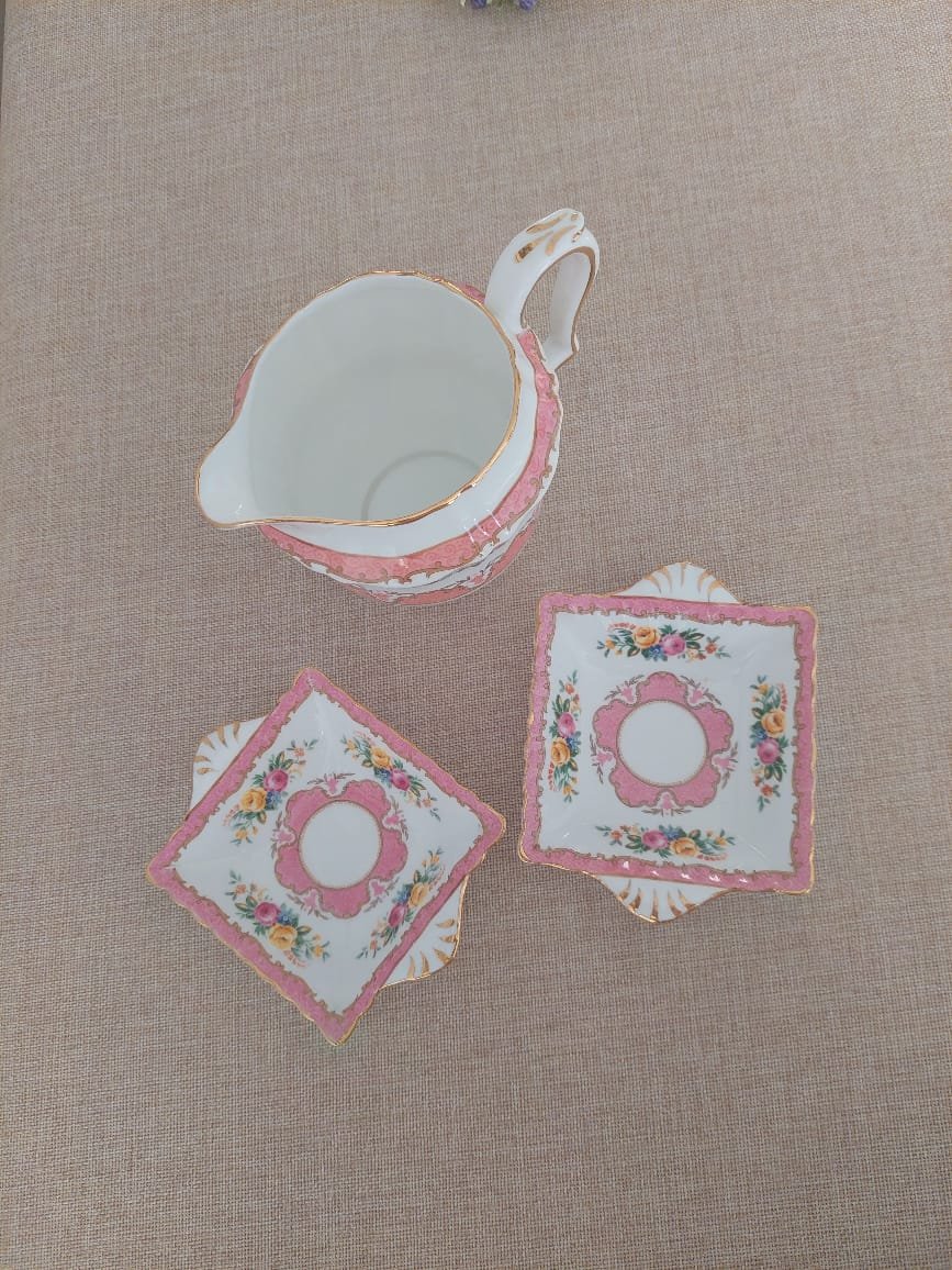 Set Crown Staffordshire “England’s Bouquet” – Jarrita y 2 Pocillos, Fine Bone China Inglesa - Imagen 3