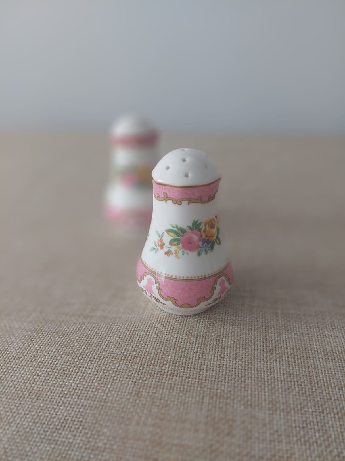 Set Crown Staffordshire “Tunis” – Azucarero, Salero y Pimentero, Fine Bone China Inglesa - Imagen 5