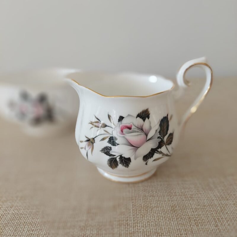 set-terronero-lechero-porcelana-royal-albert-queens-messenger-lechero