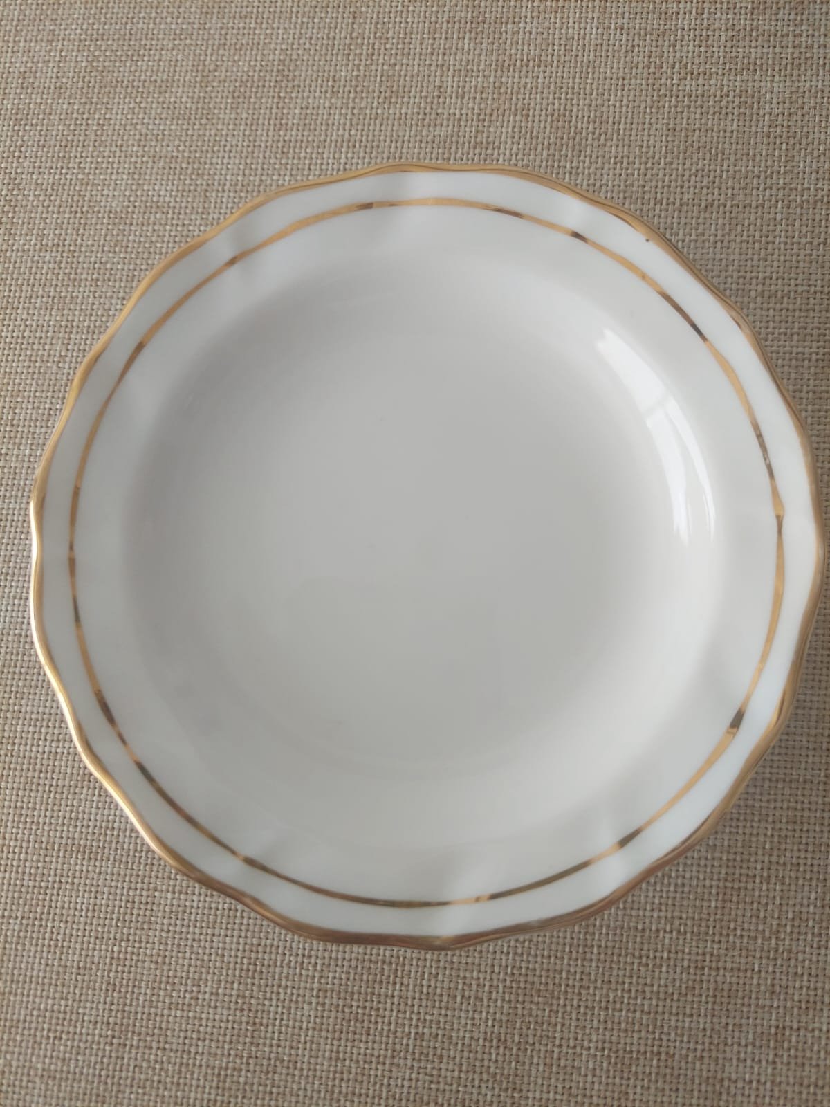 Set de 6 Platos para Pan y Mantequilla Duchess Bone China "Ascot" – Porcelana Inglesa con Borde Dorado - Imagen 4