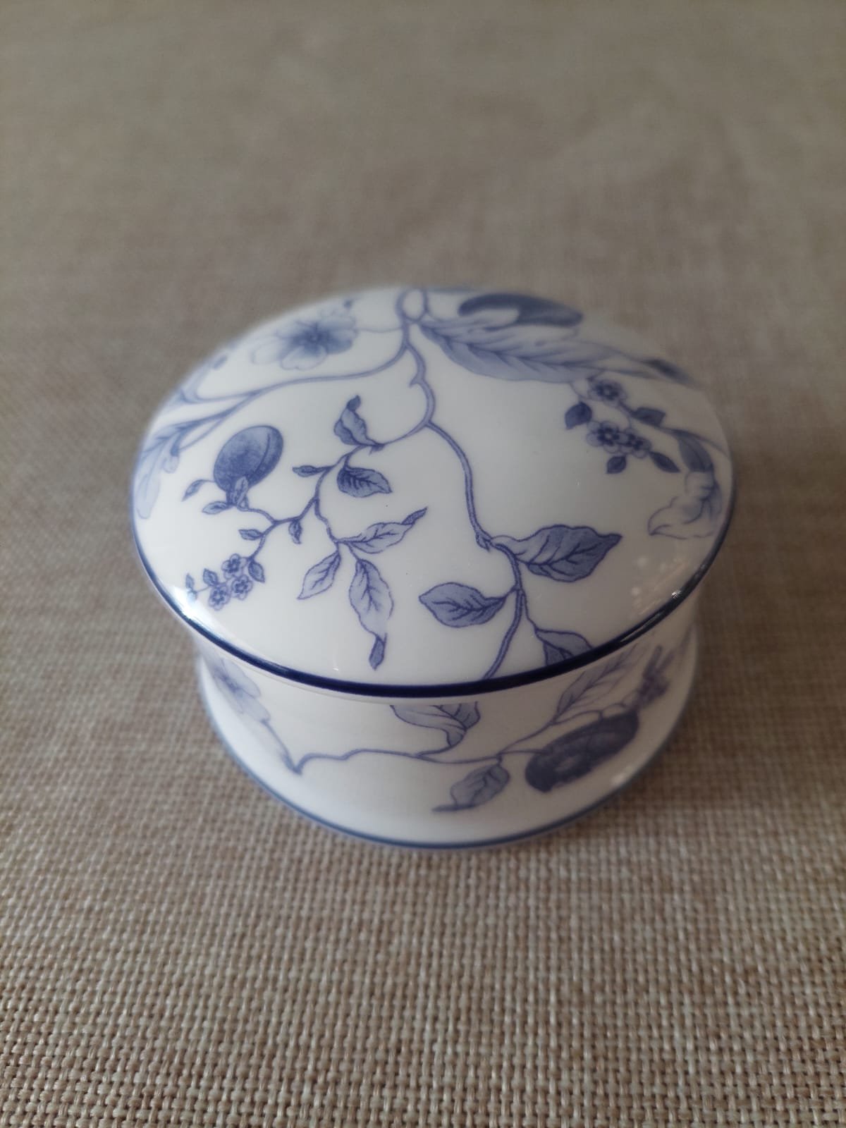 Joyero Vintage Wedgwood "Blue Plum" Bone China – Porcelana Inglesa con Tapa Original - Imagen 5