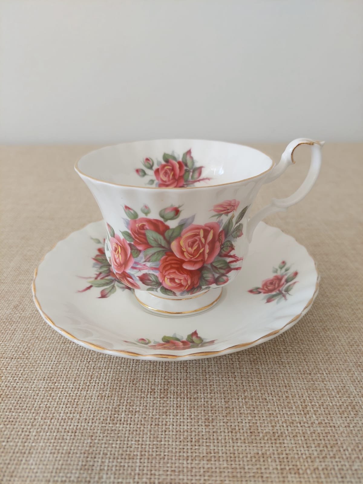 Dúo de Té Royal Albert Fine Bone China – Decoración Floral Inglesa - Imagen 2