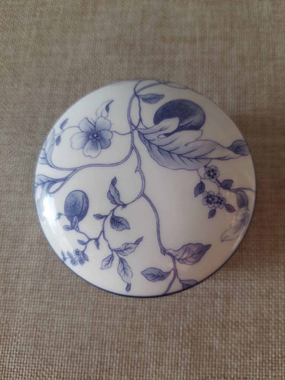 Joyero Vintage Wedgwood "Blue Plum" Bone China – Porcelana Inglesa con Tapa Original - Imagen 2