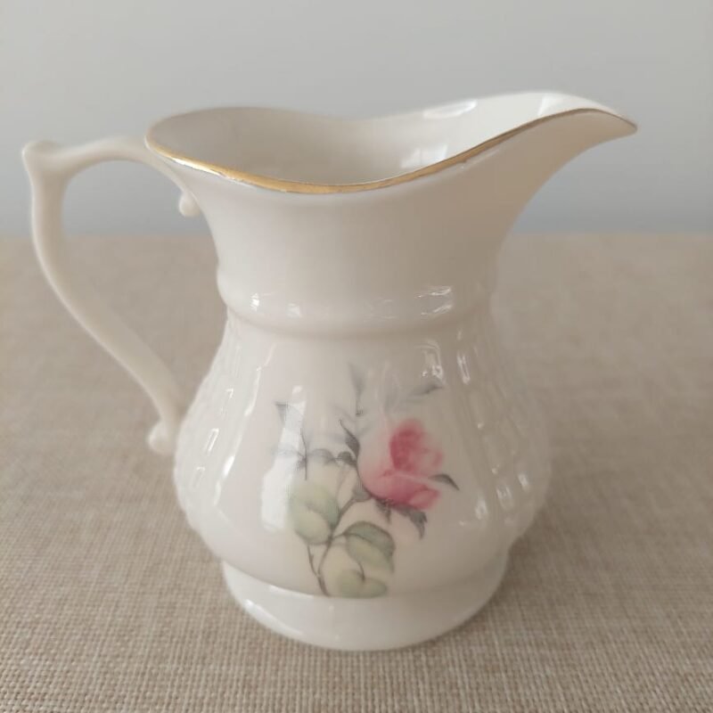 lcremera-porcelana-irlandesa-donegal-parian-china-millennium-2000