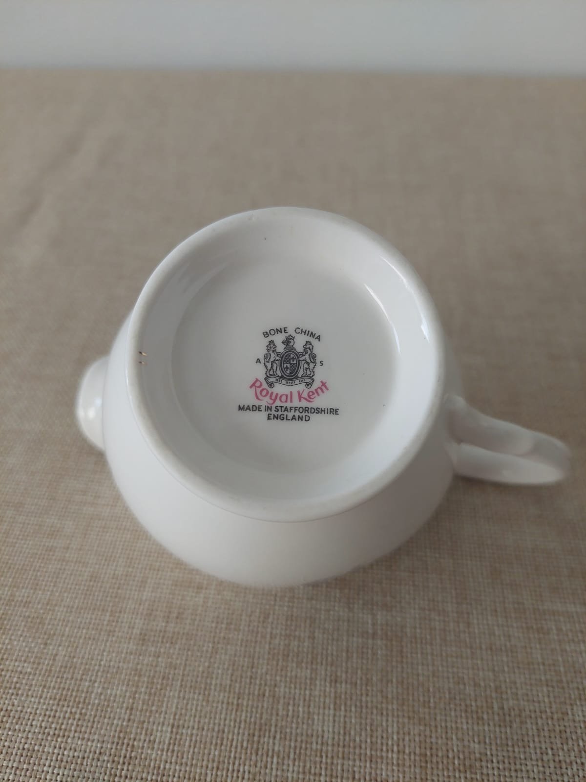 Lechero Vintage Royal Kent Bone China – Porcelana Inglesa Staffordshire con Motivo Floral y Detalles Dorados - Imagen 3