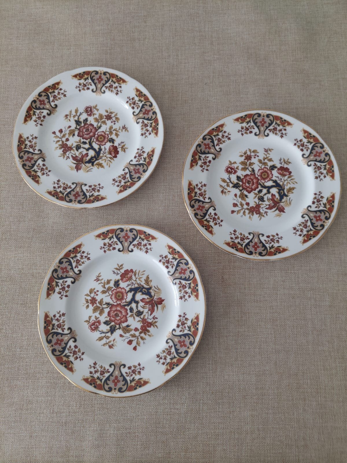 Set de 4 Platos de Ensalada Colclough "Royale" Fine Bone China – Porcelana Inglesa - Imagen 2