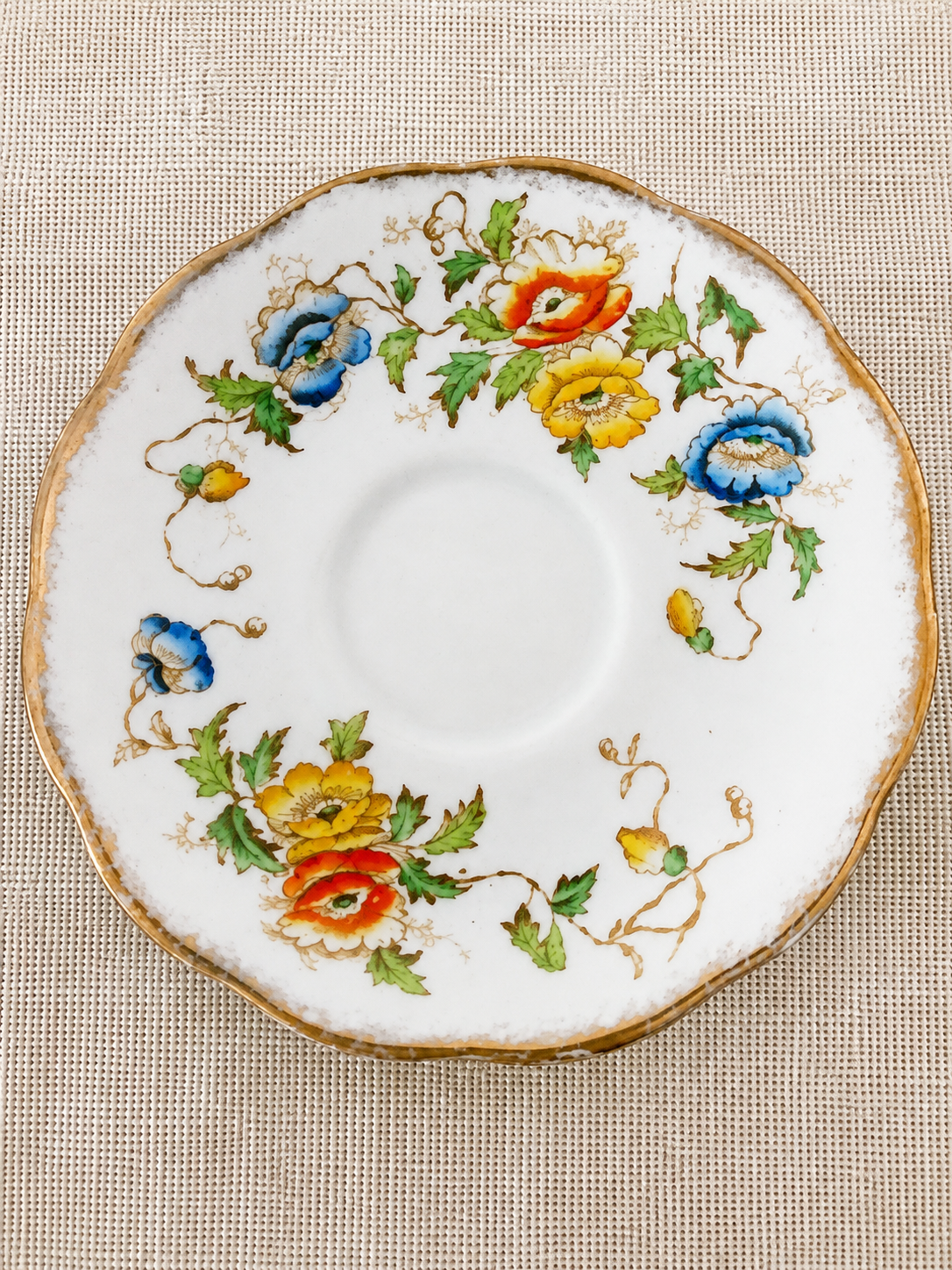 Plato de Té Vintage Royal Albert Crown China – Porcelana Inglesa con Motivo Floral Policromado - Imagen 5