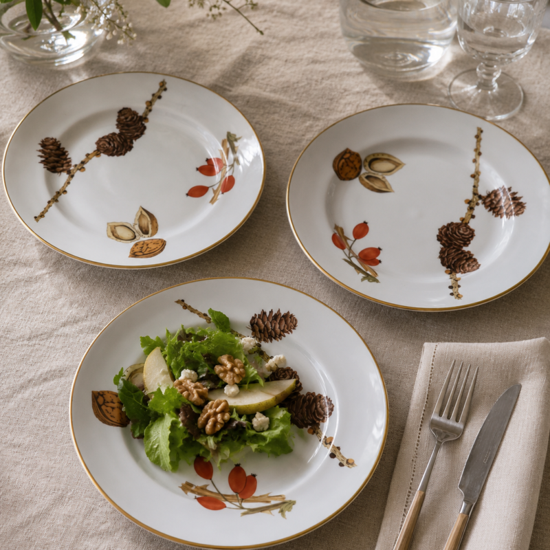 Set de 3 platos de ensalada vintage Royal Worcester Wild Harvest de 20 cm, porcelana inglesa con diseño botánico y borde dorado.