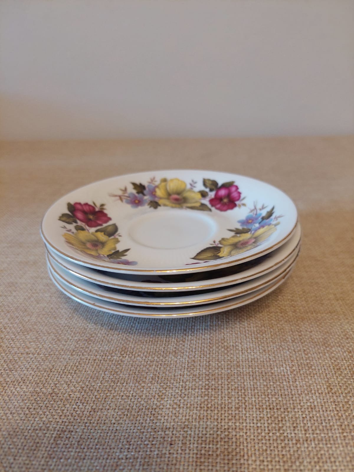 Set de 4 Platos de Té Crown Fenton Fine English China – Porcelana Inglesa Floral - Imagen 4