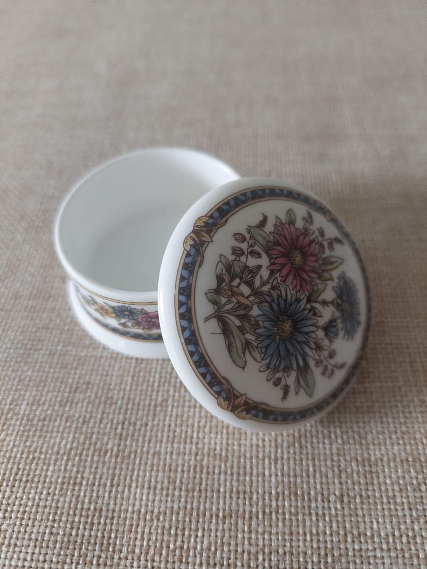 Joyero Vintage Staffordshire Bone China Floral – Inglaterra - Imagen 3