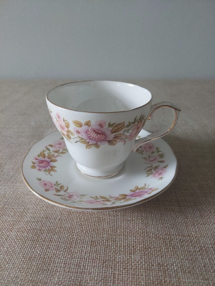 Dúo de Té Vintage Duchess “Summer Glory” Bone China – Inglaterra - Imagen 4