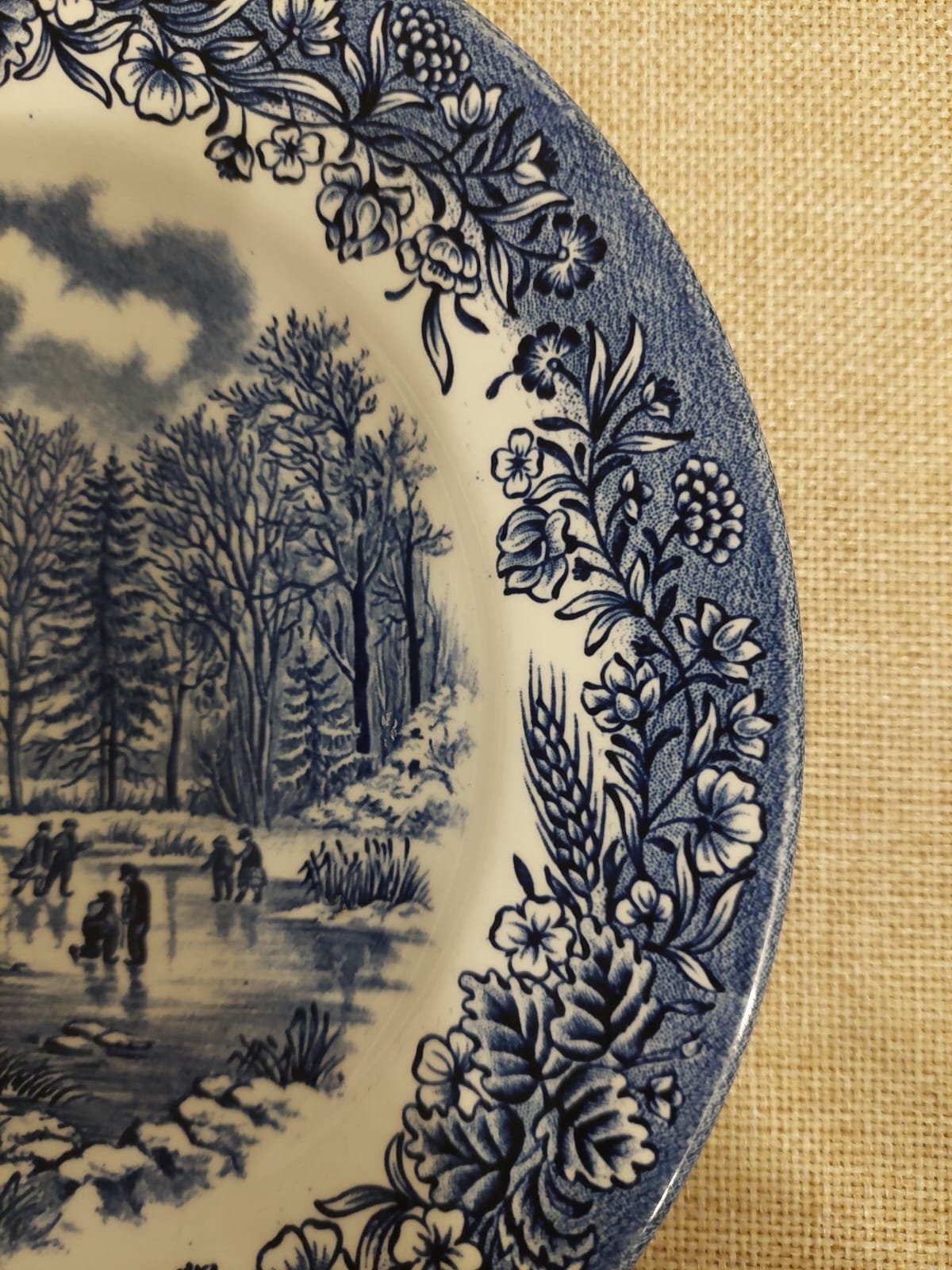 Plato de Torta/Postre Vintage Churchill – Escena Invernal Azul, Inglaterra - Imagen 4